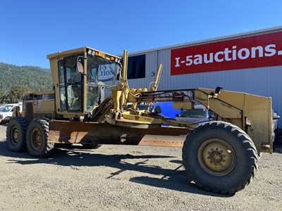 Auction Photo