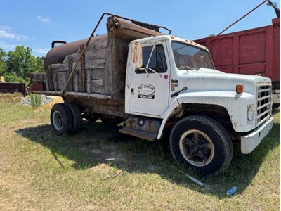 Auction Photo