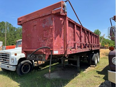 Auction Photo